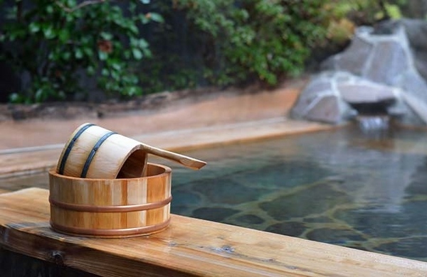 japanese-soaking-tubs-outdoors patio ideas