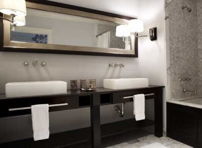 modern-bathroom-vanities-ideas-minimalist-bathroom-vanities-lights