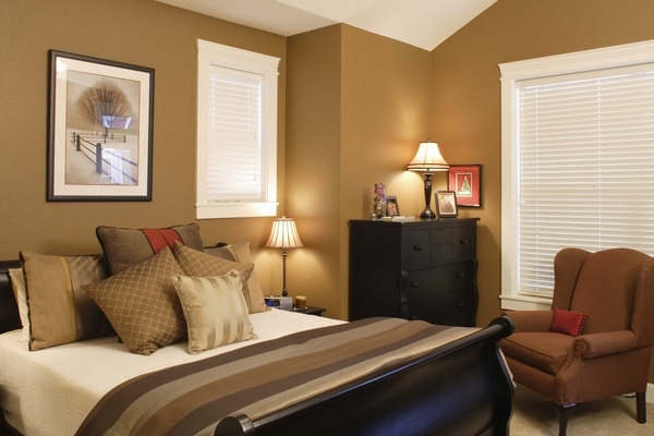 small-bedroom-decorating-ideas-color palette beige brown