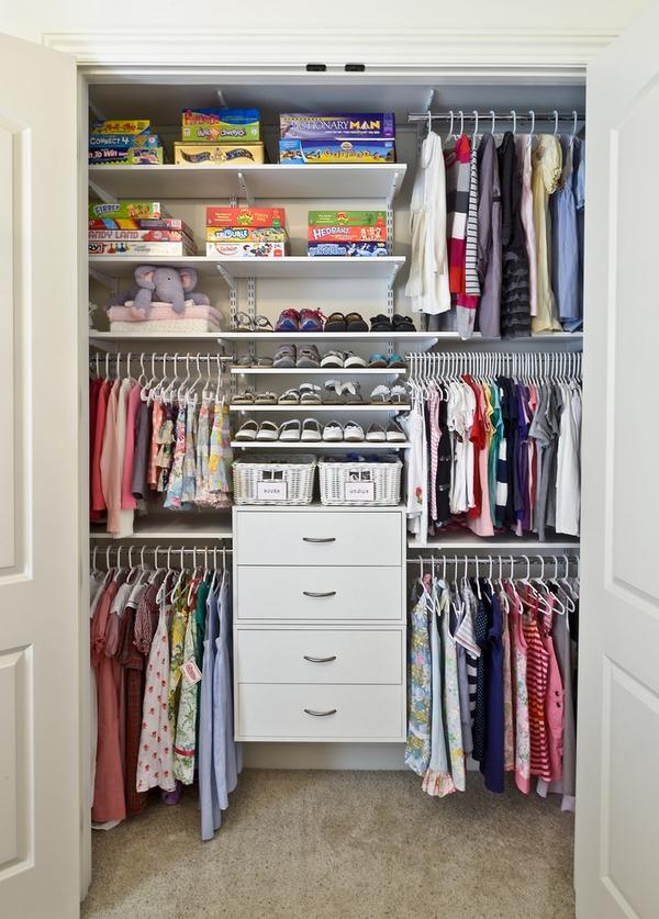 small-closet-organization-ideas-kids-room-closet