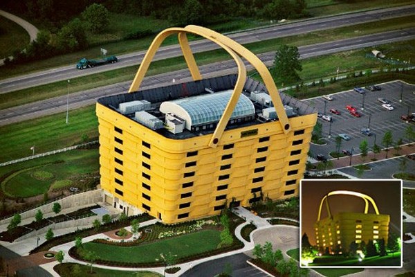 unusual architectural solutions the Basket Building