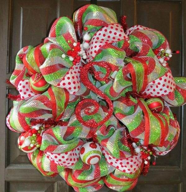 Christmas-decorating-ideas-artificial-christmas-wreaths