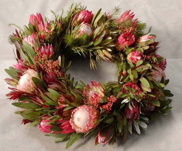 christmas-wreaths-ideas-fresh-christmas-wreaths-green-twigs-flower-arrangement