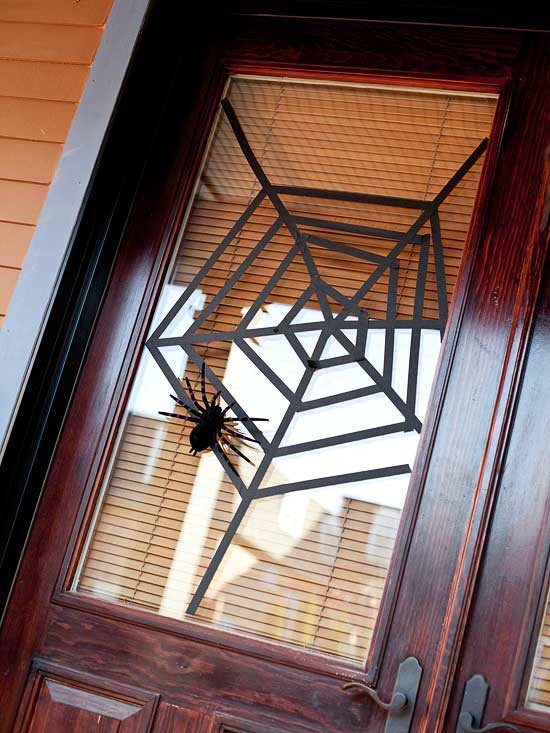 DIY-cheap-Halloween-decorations-craft idea tape spiderweb