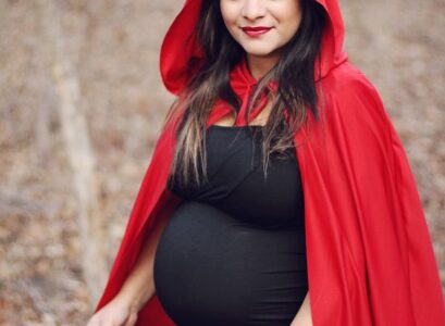 Easy-DIY-Maternity-Halloween-costumes-Little-red-riding-hood
