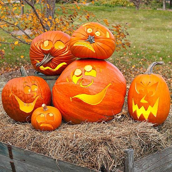 Garden decoration for Halloween Jack O Lantern-pumpkin-faces-ideas