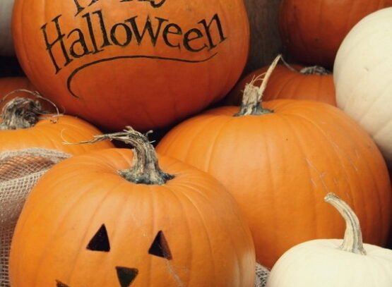 Halloween-crafts-for-kids-cute-easy-pumpkin-designs-pumpkin-carving-ideas