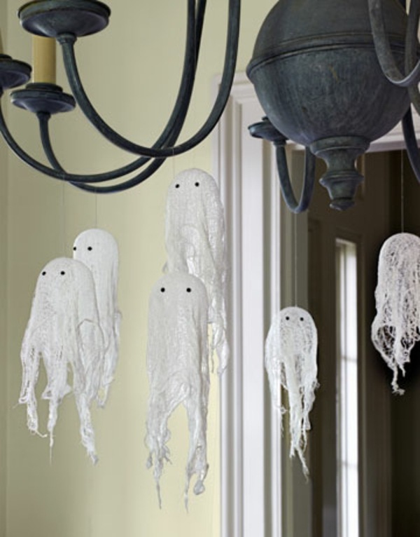Halloween-party-decoration-ideas-cute ghosts chandelier decor