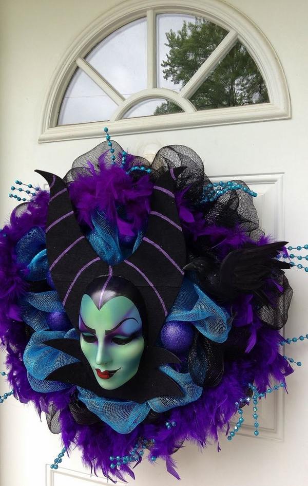 Halloween-wreaths-ideas witch mask front door decorating ideas