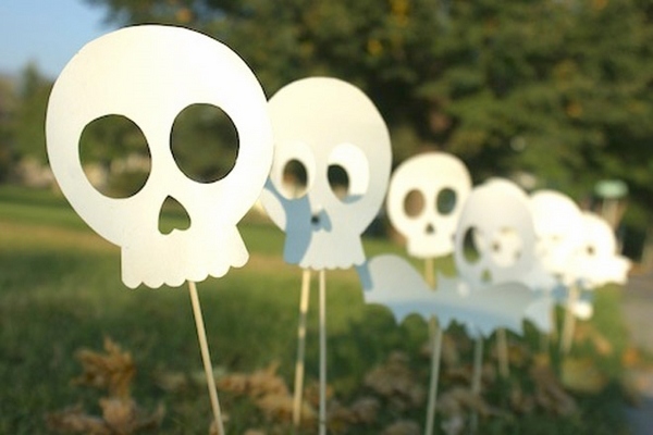 Homemade halloween decorations Halloween paper crafts garden decorating ideas