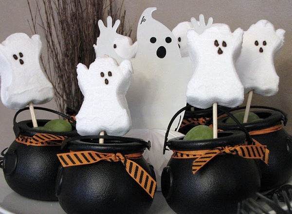 homemade-halloween-decoration-styrifoam-paper-ghosts