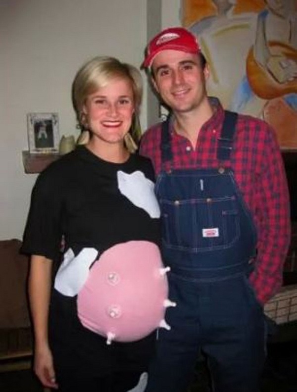 Maternity-Halloween-costumes-farmer-and-daisy-cow