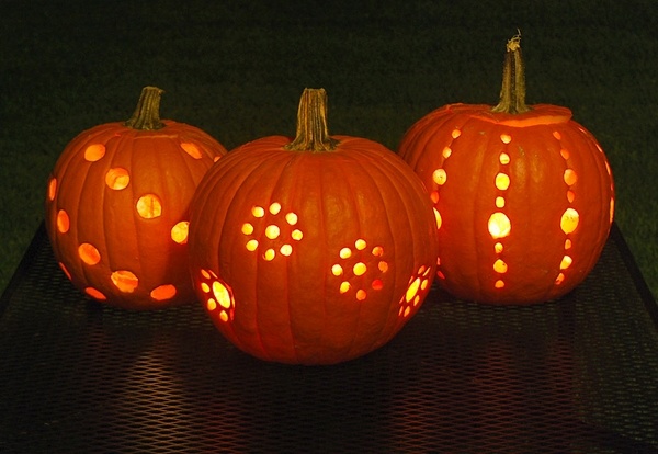 pumpkin-carving-tools-drill-pumpkin-designs DIY creative Halloween lanterns