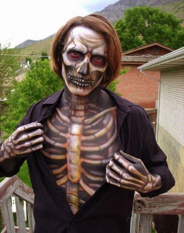 Unique-Halloween-costumes-skeleton