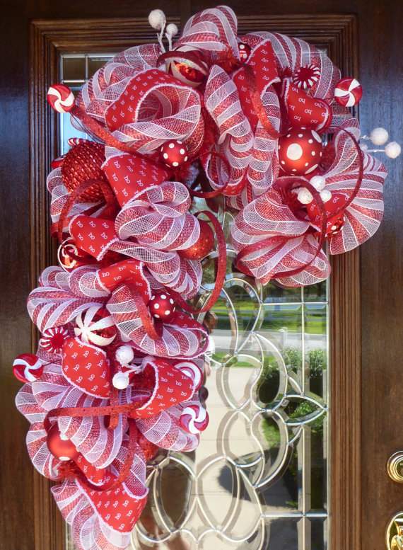 artificial-christmas-wreaths-deco-mesh-christmas-wreath-white red colors