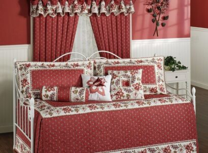 beautiful-red-white-daybed-covers-decorative-pillows-white-daybed-wood-flooring
