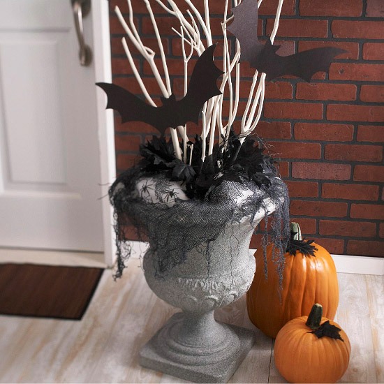 cheap-Halloween-decorations-craft-ideas-cardboard-bats-black-lace