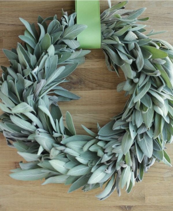 christmas-wreath-ideas-home decorating-tips sage 
