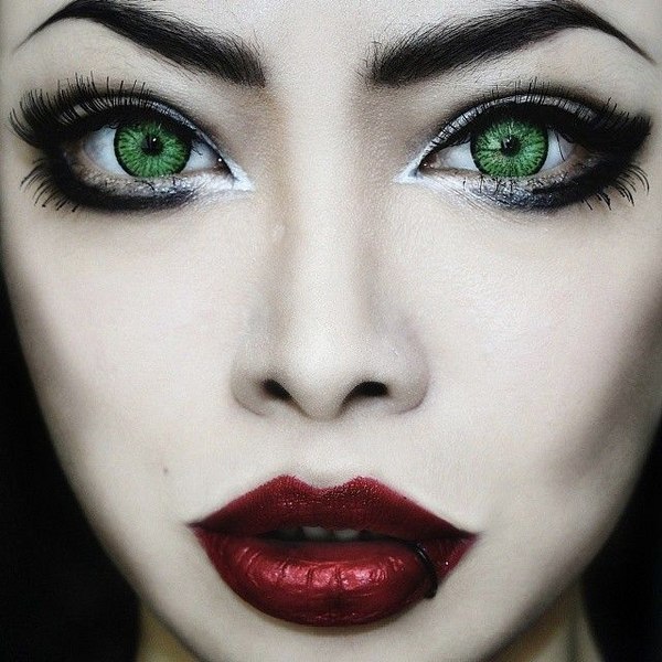 colored-contact-lenses-halloween-make-up-costume-ideas-green-lenses
