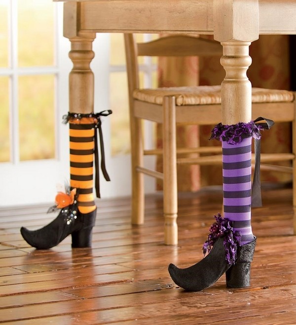 creative-homemade-halloween-decoration-ideas-table-decoration-witch-stockings