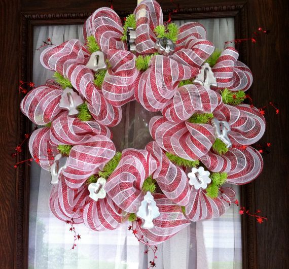 deco-mesh christmas-wreaths-ideas-home-decorating-ideas-red-white green