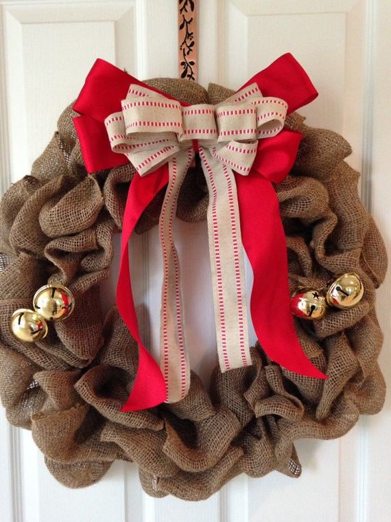 diy-christmas-burlap-wreath unique-christmas-bows bells