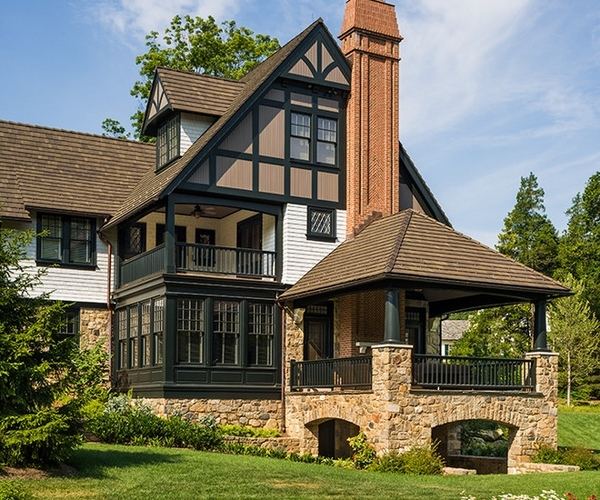  Tudor  style  homes  fascinating and romantic house 