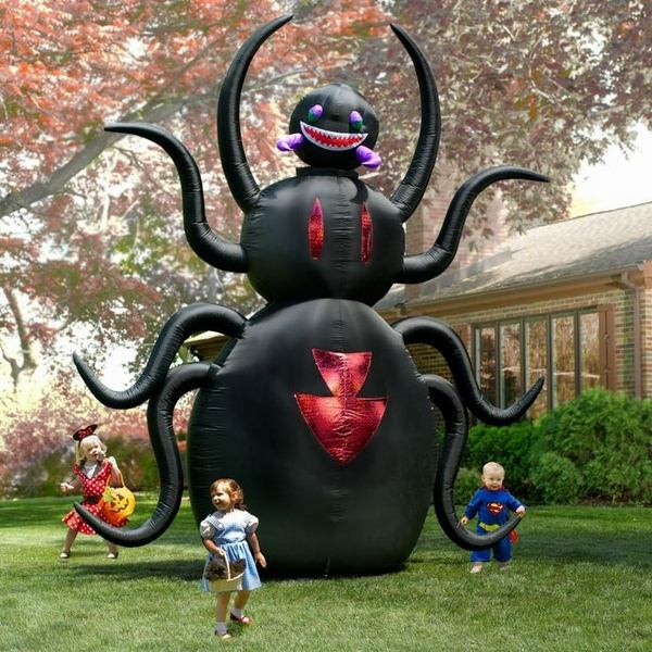 funny-halloween-inflatable-decor-ideas easy garden decor kids halloween party spider