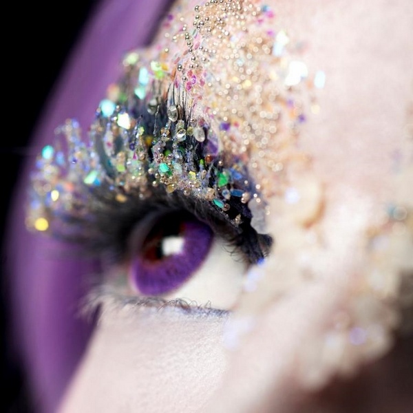 halloween-contact-lenses-and-make-up-ideas-purple-lenses-diamonds