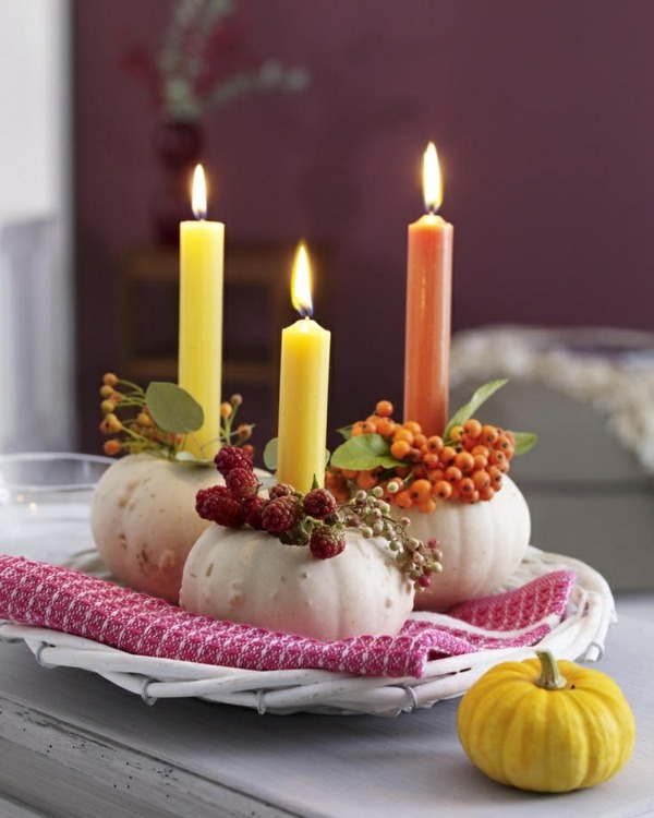 homemade-halloween-decoration-small pumpkins candlestick table decoration ideas