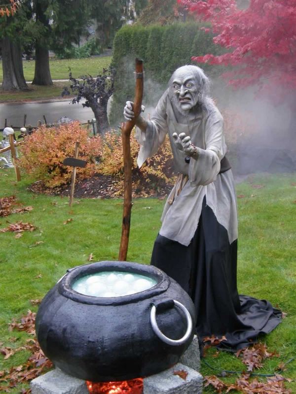 yard decorating ideas witch bubbling cauldron