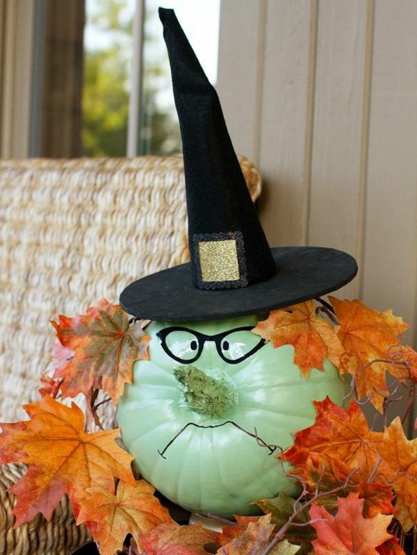 homemade-halloween-decoration-mint-green-pumpkin-glasses-witch-hat
