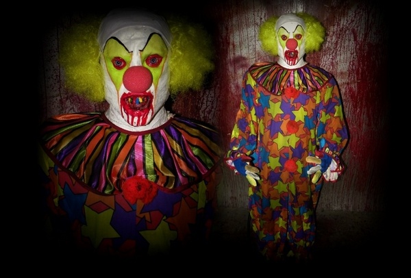 horror yard decoration zombie clown