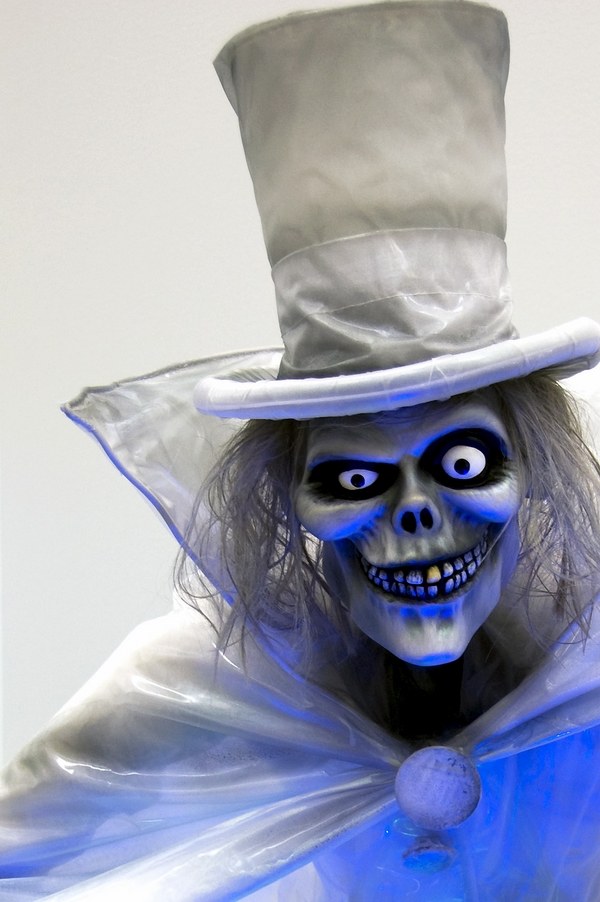 horror-scary-halloween-masks-costumes