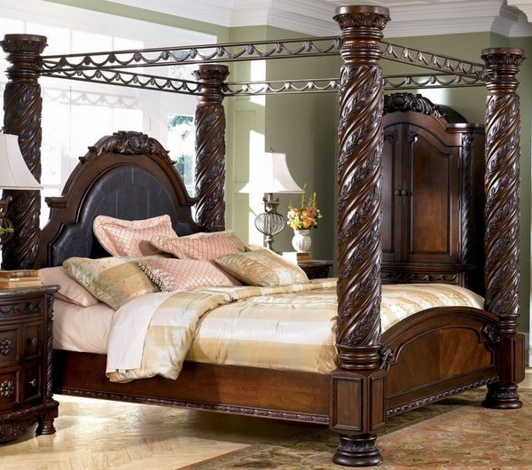 Canopy bed frame ideas which set the interior of the bedroom