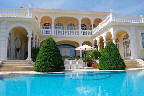luxury-holiday-homes-in-Mallorca-Bendinat-Calvia-pool-terraces