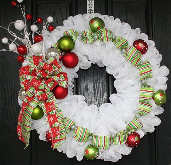 mesh Christmas-wreath-front-door-christmas-decoration-ideas 