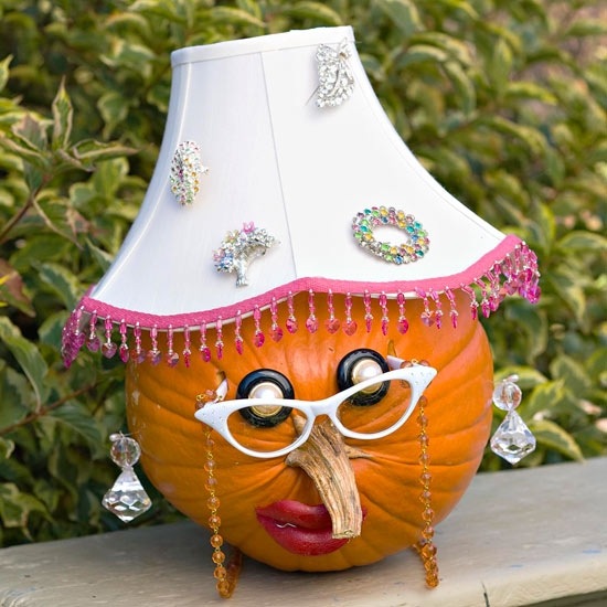 original-creative-pumpkin-designs homemade-halloween-decoration-old lady glasses lampshade