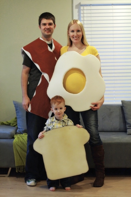 pregnant costumes family cbreakfast egg
