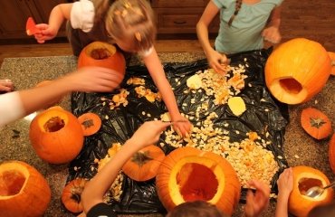 pumpkin-carving-ideas-Halloween-decoration-ideas-kids-crafts