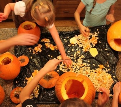 pumpkin-carving-ideas-Halloween-decoration-ideas-kids-crafts