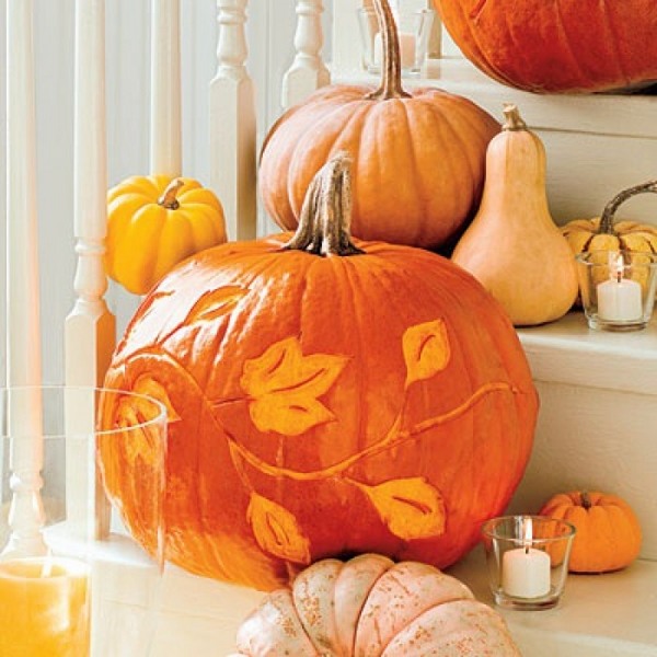 pumpkin-carving-tools-autumn leaves Halloween home decorating ideas