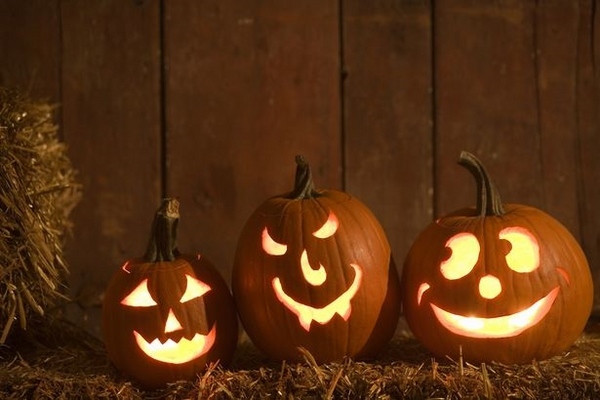 pumpkin-faces-ideas-cute-Halloween-decoration-ideas