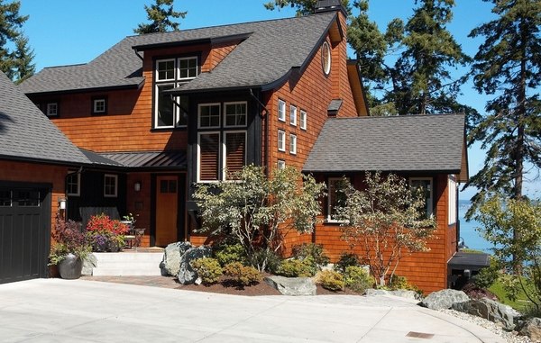red cedar country house exterior
