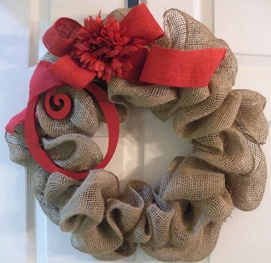 rustic-style-burlap-christmas-wreath-DIY-red-bow