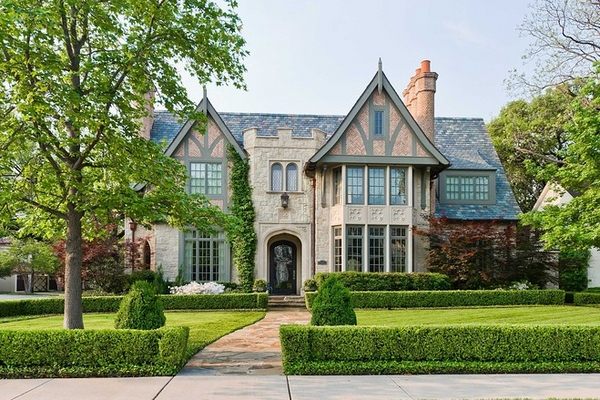 tudor-style-home-pictures-house-architecture
