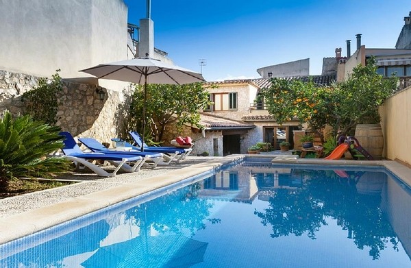 villa-Selva-luxury-holiday-homes-Mallorca-Spain
