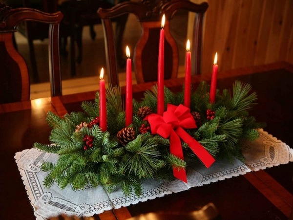 table decorations diy centerpiece fresh evergreens cones red candles