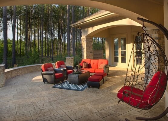 contemporary-patio-design-outdoor-furniture-concrete-flooring