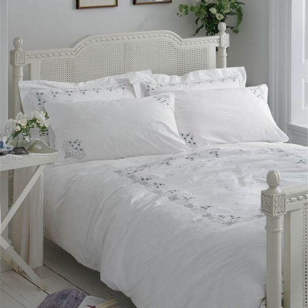 elegant small bedroom white bedding set embroidery decoration